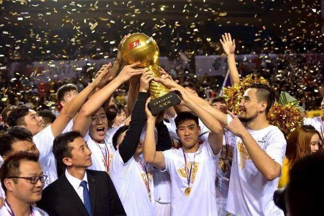 杜兰特37分太阳胜骑士 东契奇三双独行侠擒牛